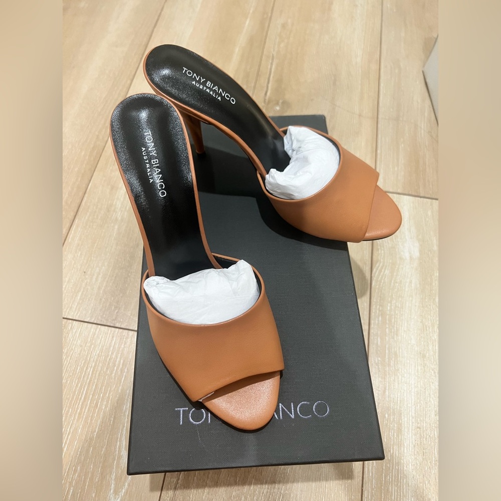 Tony Bianco retro tan combo heels